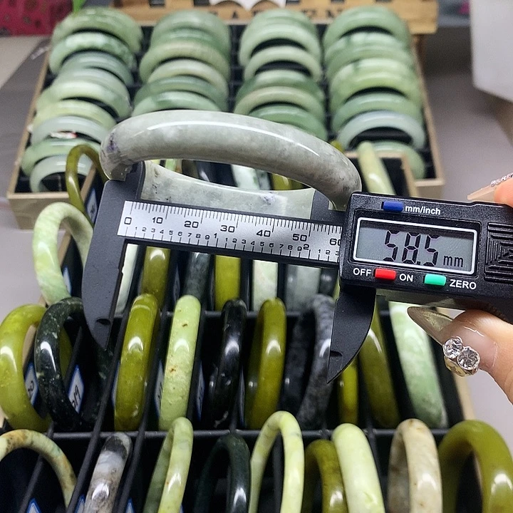 未镶嵌蛇纹石玉手镯233