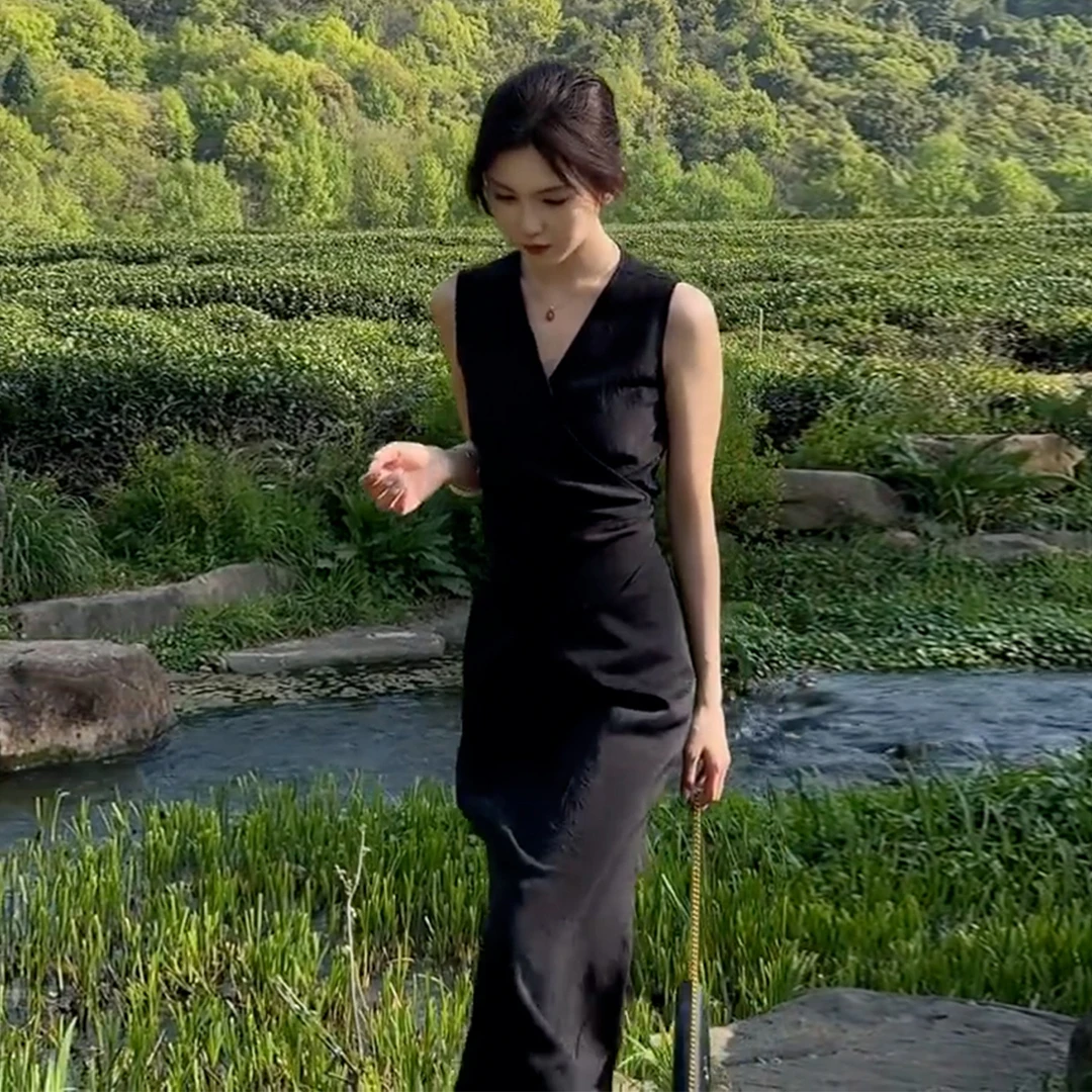 【现货+运补】黑色V领无袖法式气质高级感收腰绝美长裙5104