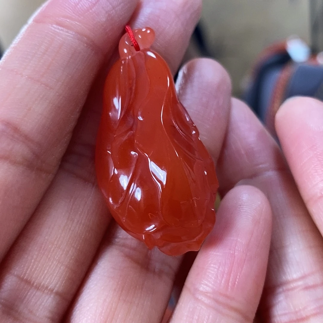 未镶嵌吊坠原矿南红玛瑙