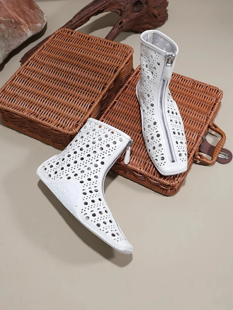 【开心】跟高1.5CM时装靴软底弹力瘦瘦靴女靴复古风沙丘废土风痞帅