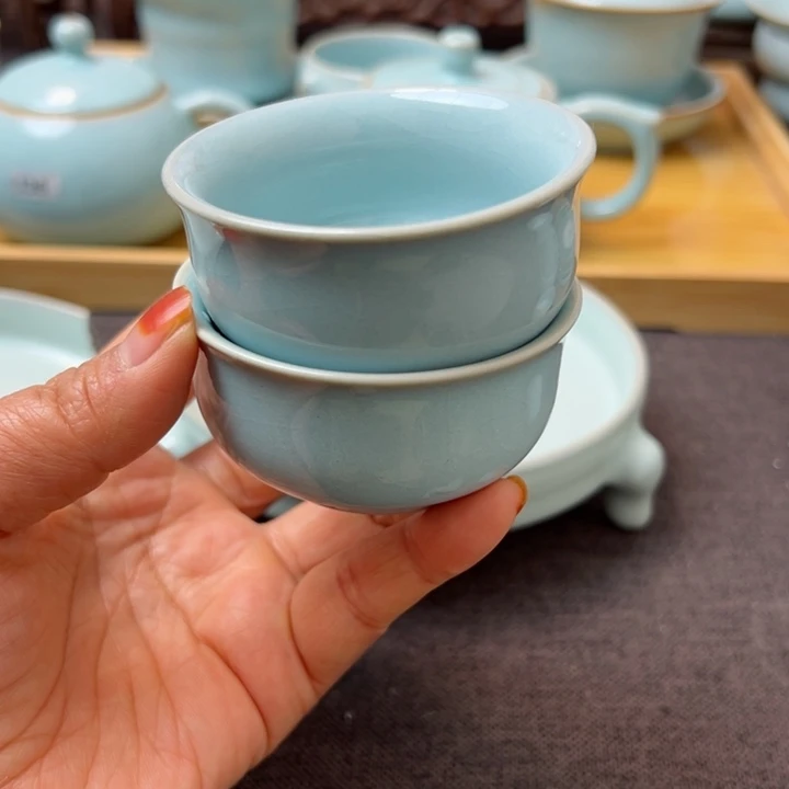 杯用****1天青色鸡缸杯一对微瑕