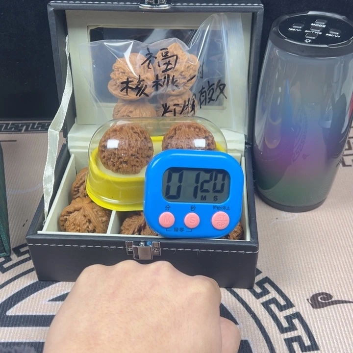 摇***。吊坠文玩核桃随机