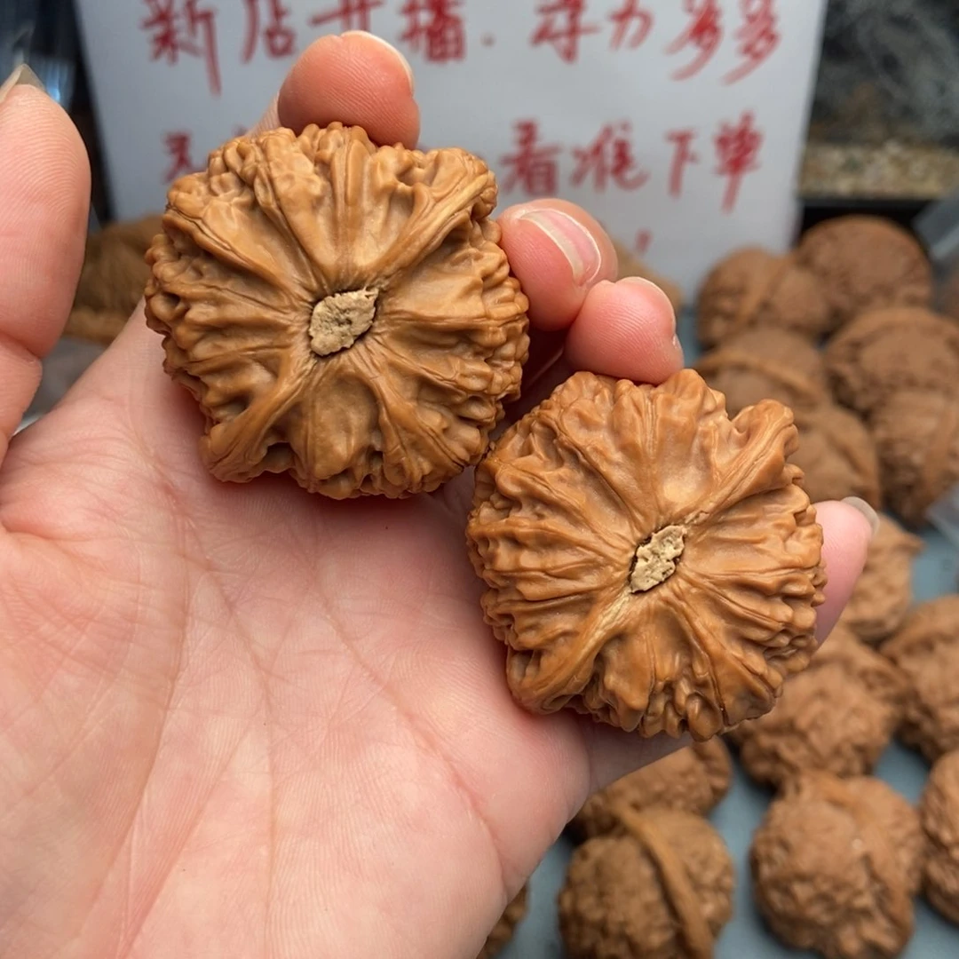 文玩核桃吊坠宫灯1