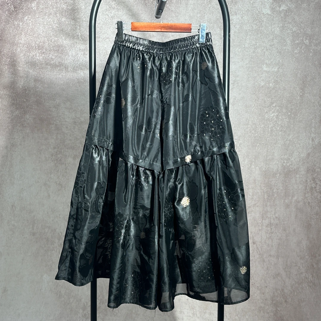 【焕夏墨晨】K23911-1黑色绣球刺绣提花抽杆花苞下摆裙裤