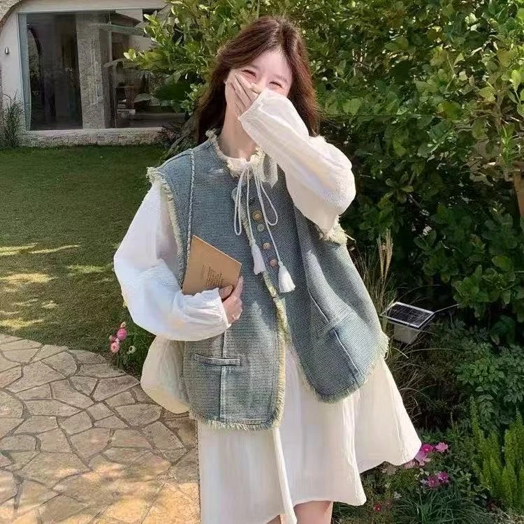 温柔盐甜系穿搭减龄小白裙显瘦牛仔马甲早春新款两件套连衣裙女裙