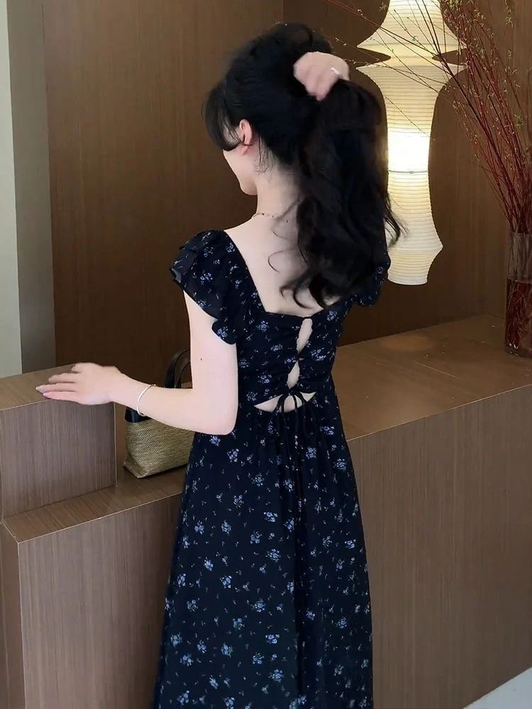 韩系碎花小飞袖方领连衣裙女2025夏季减龄露背系带收腰显瘦长裙子