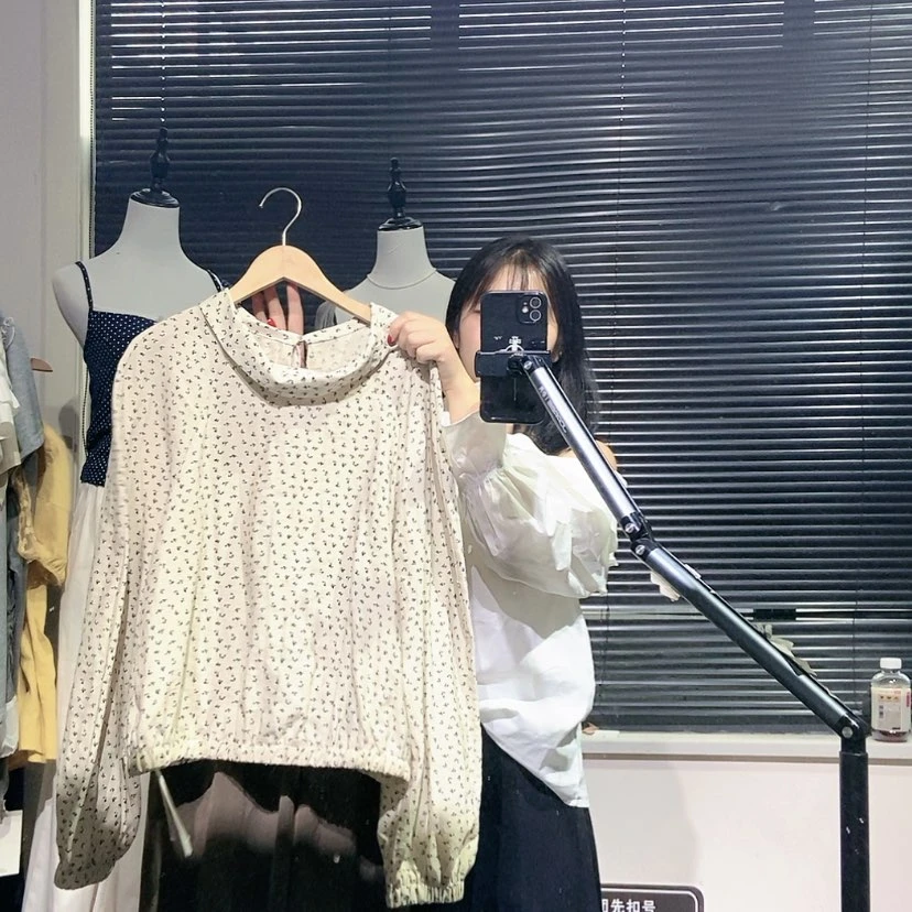 【闪购商品】碎花小衫