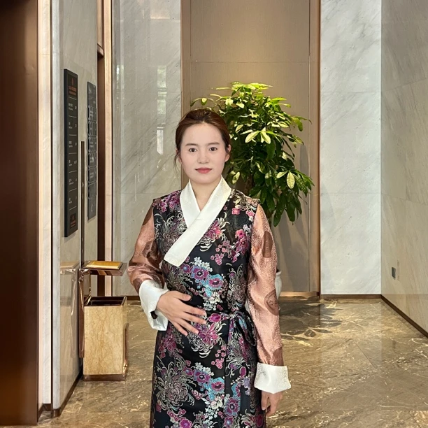 2025年新款西藏服（缎面）气质百搭款