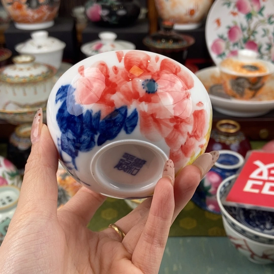 陶瓷的设计师是一个