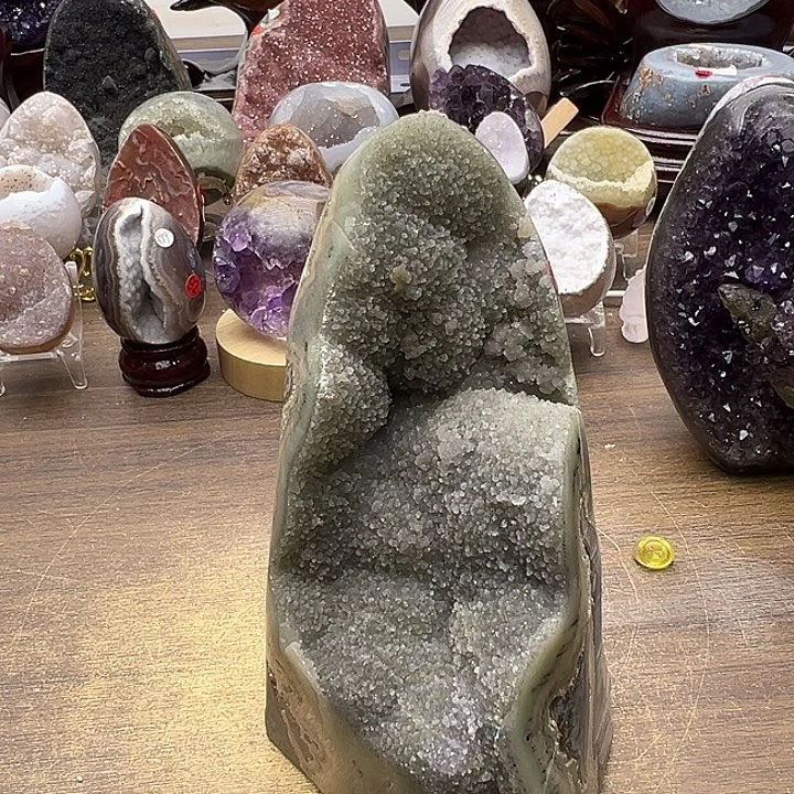 未镶嵌珠宝半成品水晶大漏绿沙软晶镇有纹裂71