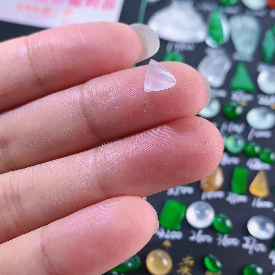 翡翠颈饰未镶嵌天然翡翠高冰莲蓬