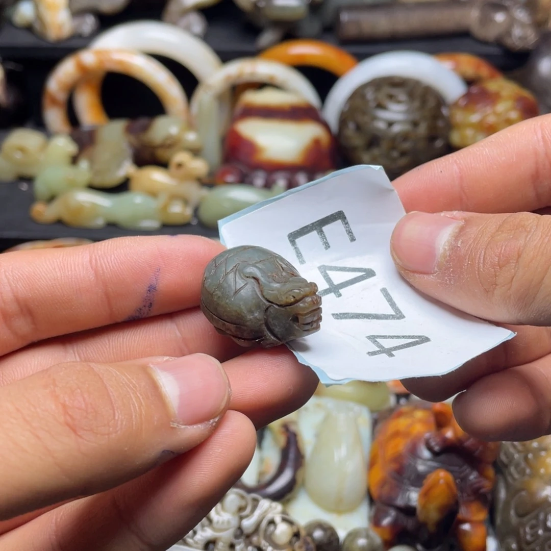 和田玉（糖玉）挂件未镶嵌