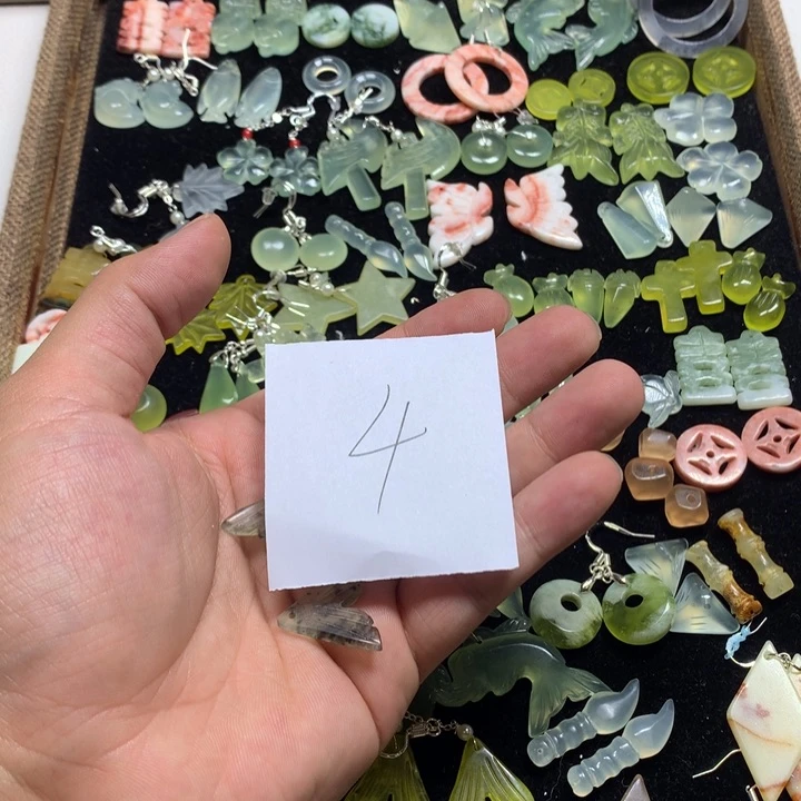 蛇纹石玉合金耳钉莞***咩