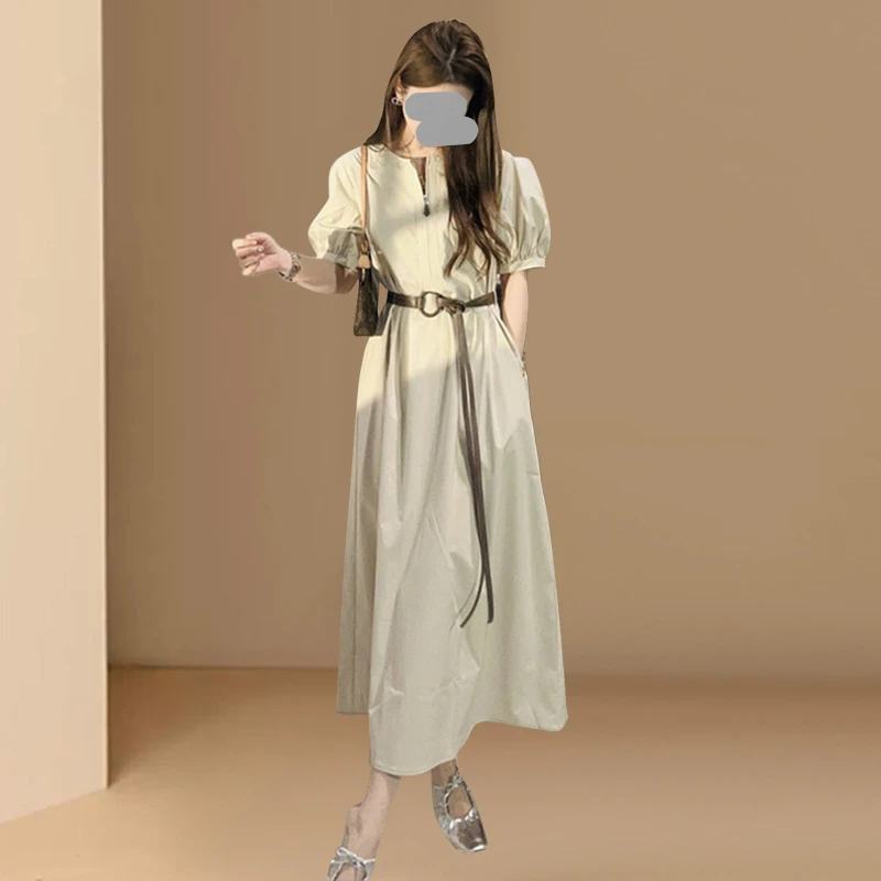 初夏穿搭法式高级感超好看白色短袖连衣裙2025新款独特漂亮掐腰裙