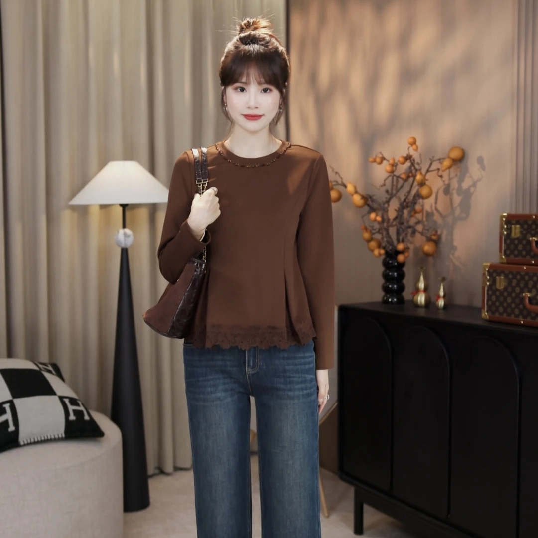 “圆舞曲芭蕾衫”圆领手缝珠拼接压褶弹力显瘦衬衫25CC010