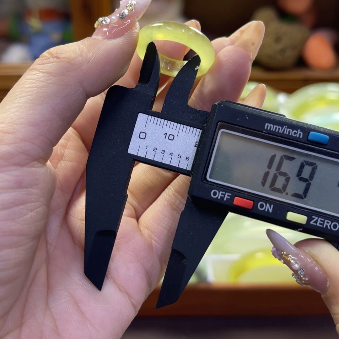 蛇纹石玉未镶嵌手镯瑕515