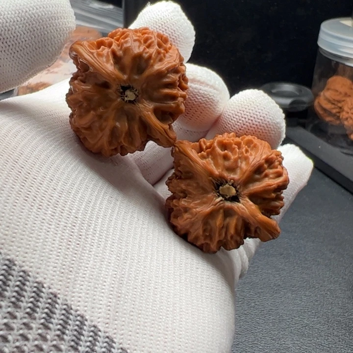 把件文玩核桃美***鸭37宫灯