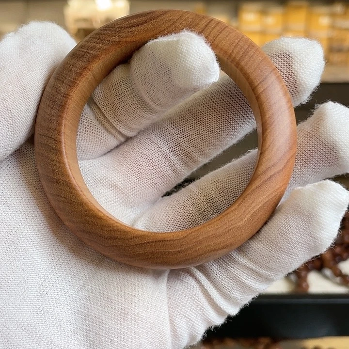 【闪购商品】檀香木手串/手链黄***萌53