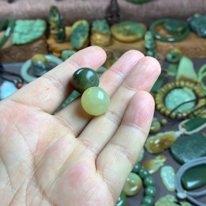 透闪石质玉未镶嵌吊坠(赠链)