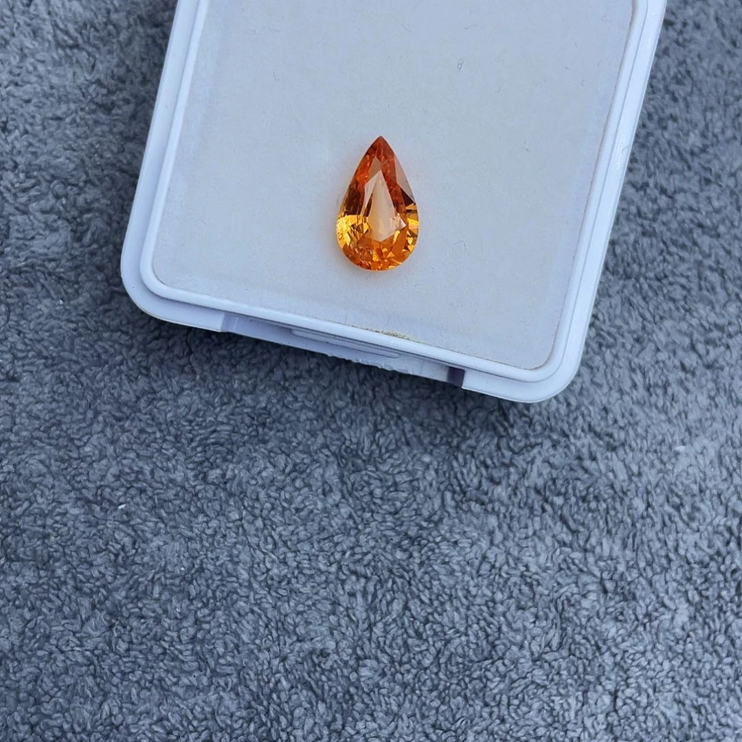 裸石未镶嵌石榴石（芬达石）2.42Ct