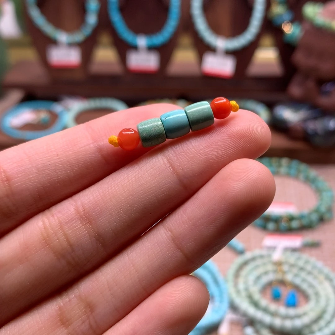 南红玛瑙配饰未镶嵌