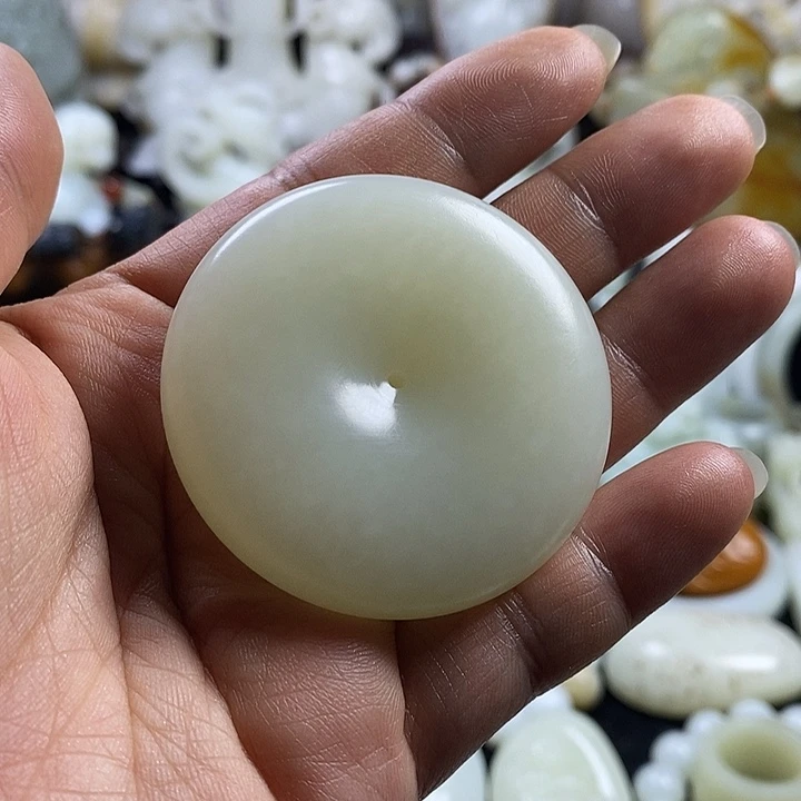 衹***妳和田玉未镶嵌把件