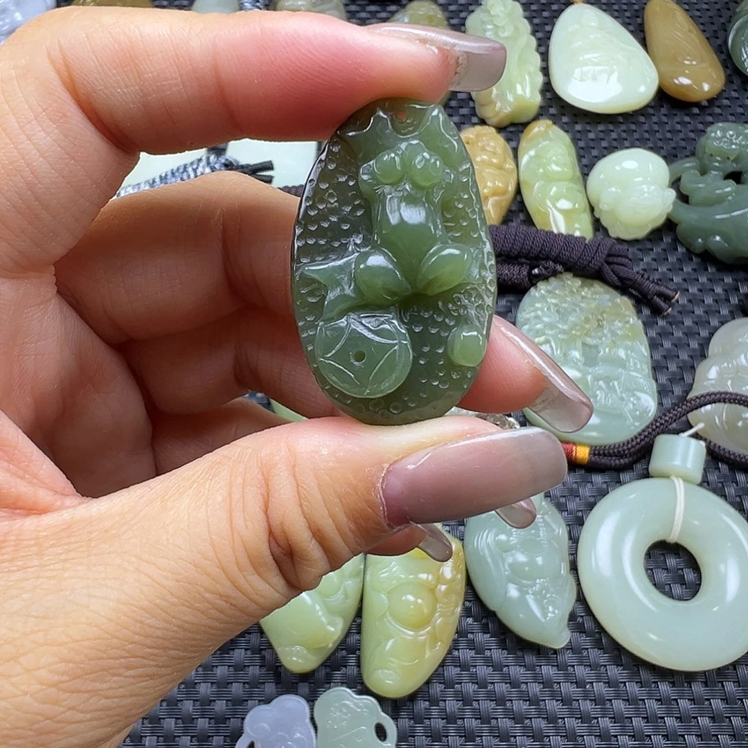 和田玉未镶嵌吊坠(不含链)福利漏，不退不换，卡37.6