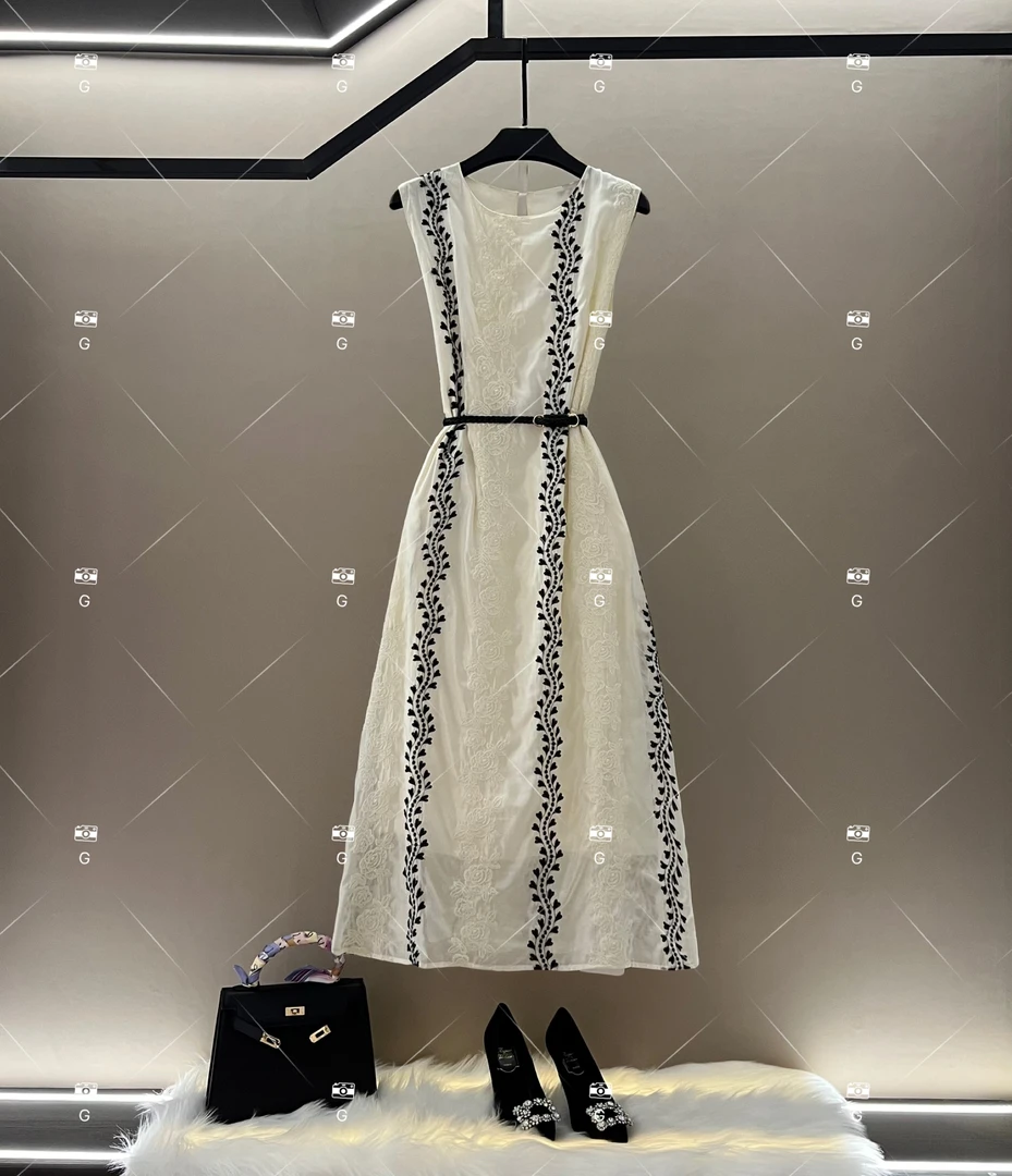 【李娜】夏季新款复古时尚百搭印花无袖连衣裙 H-098