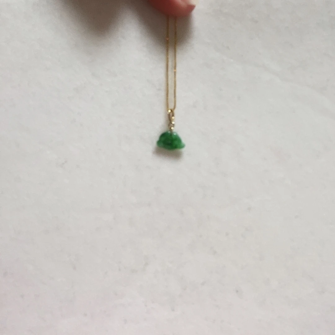 翡翠颈饰18K金镶嵌简单