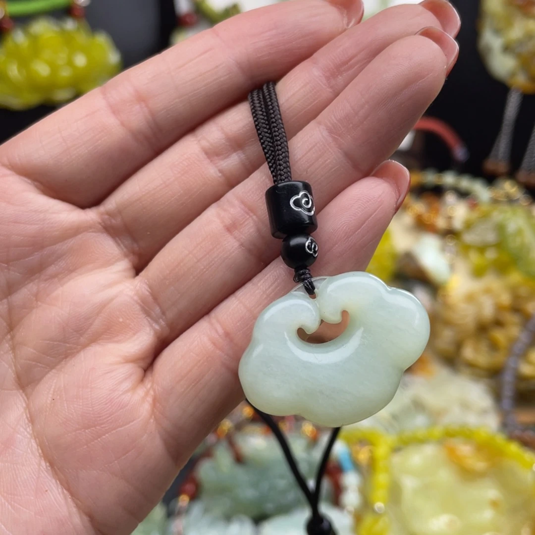 未镶嵌蛇纹石玉颈饰