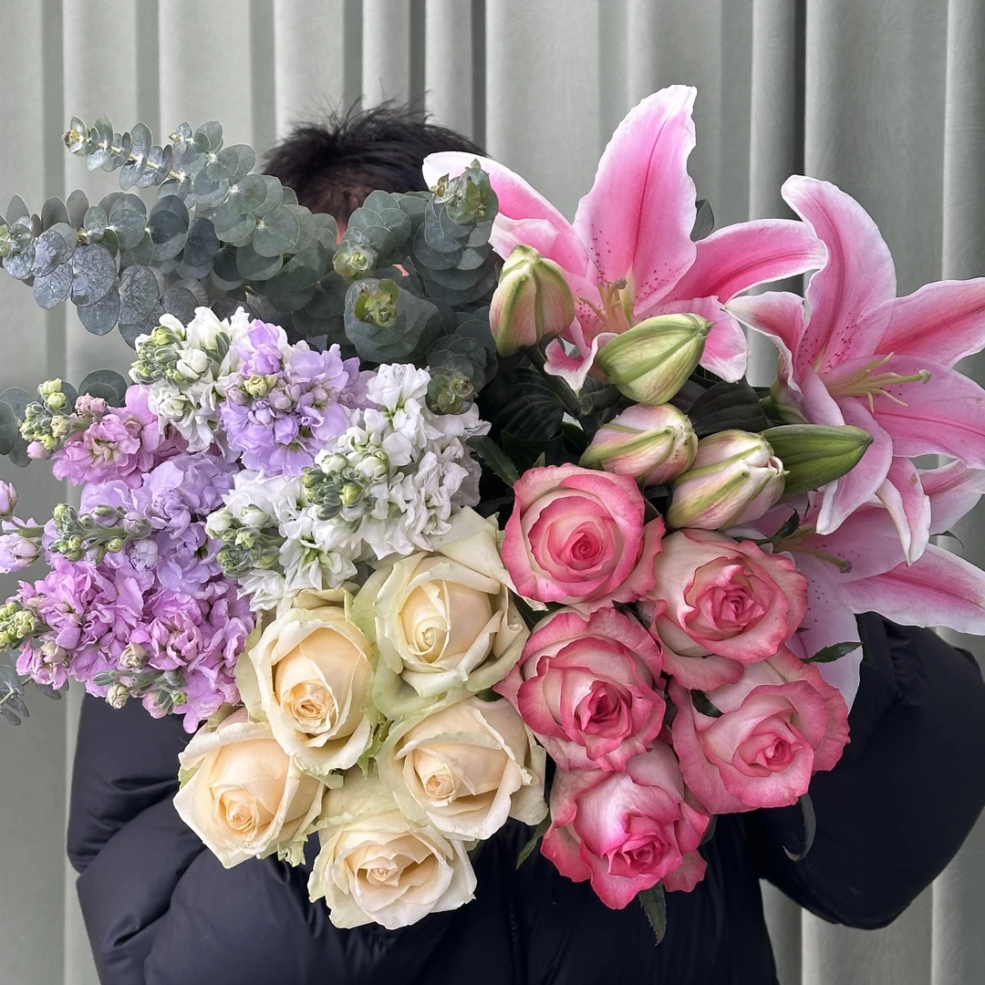 【艾莎香槟玫瑰百合鲜花组合】艾莎香槟玫瑰组合 云南基地直发