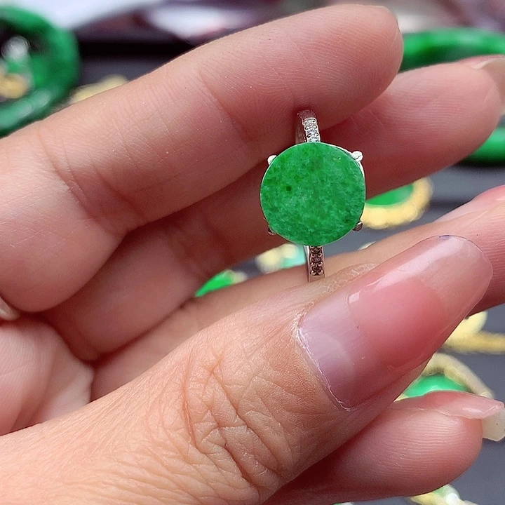 翡翠颈饰银S925镶嵌翡翠