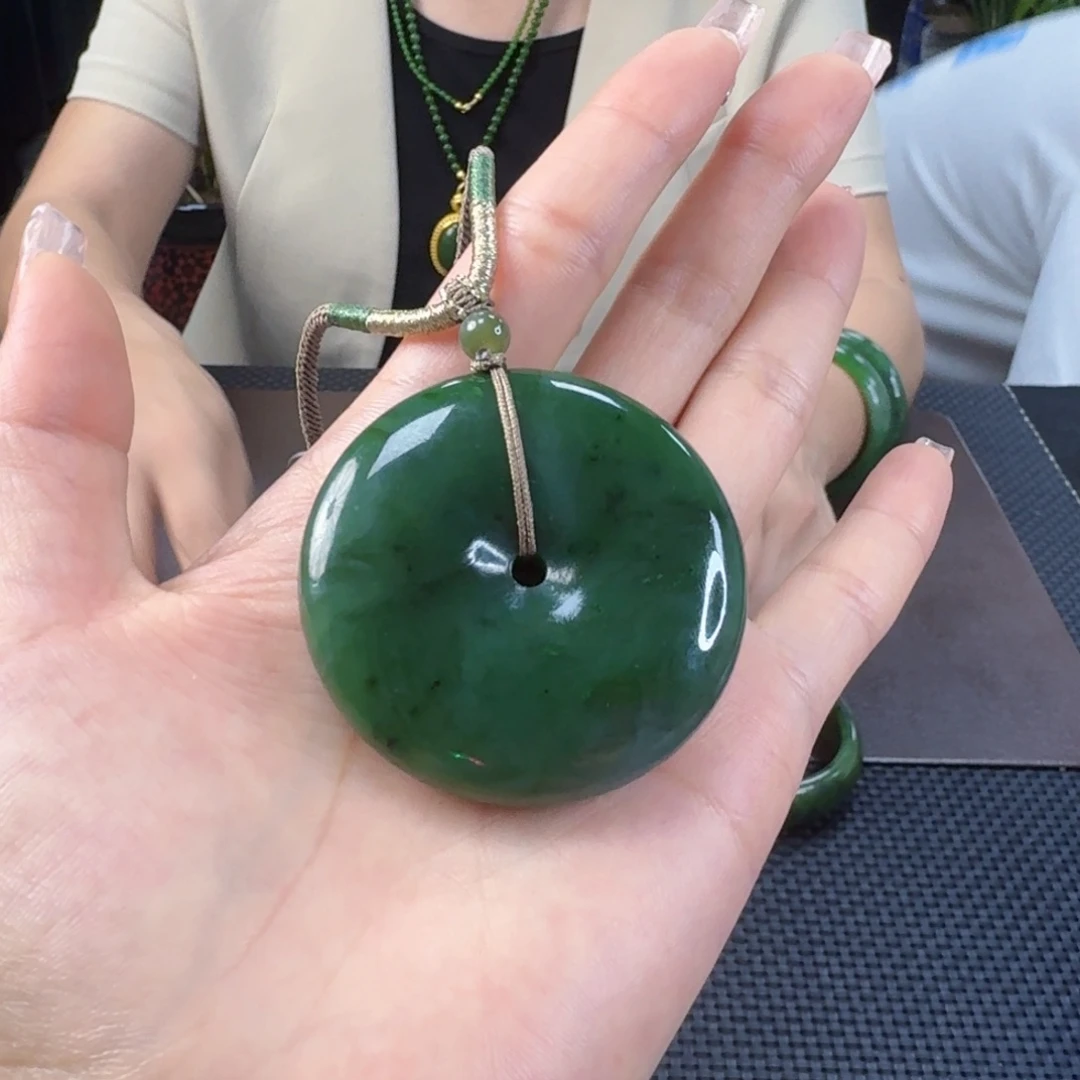 和田玉（碧玉）未镶嵌颈饰