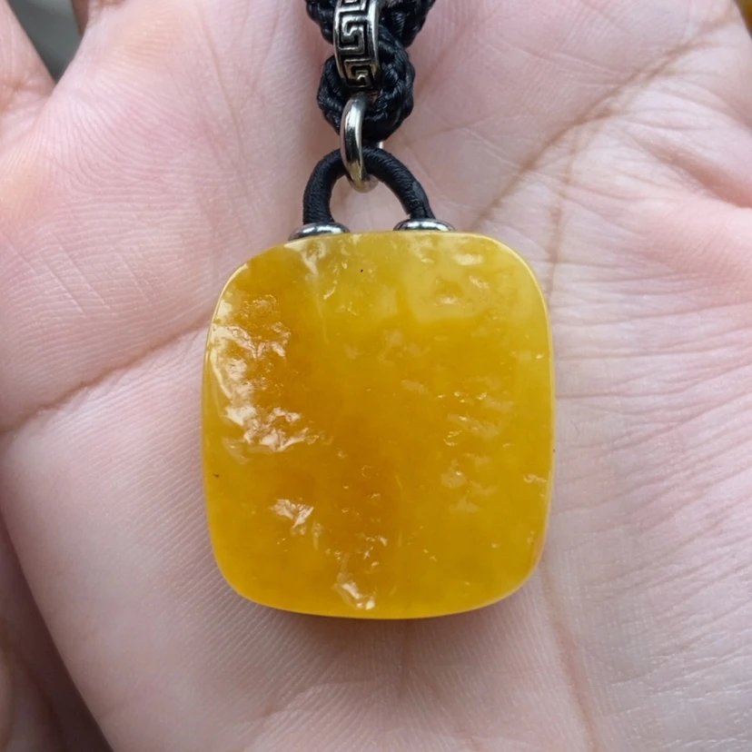 【闪购商品】琥珀颈饰未镶嵌