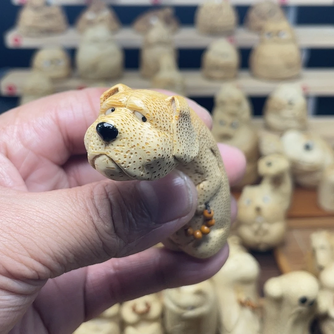 杨***锤竹竹根雕细狗手把件