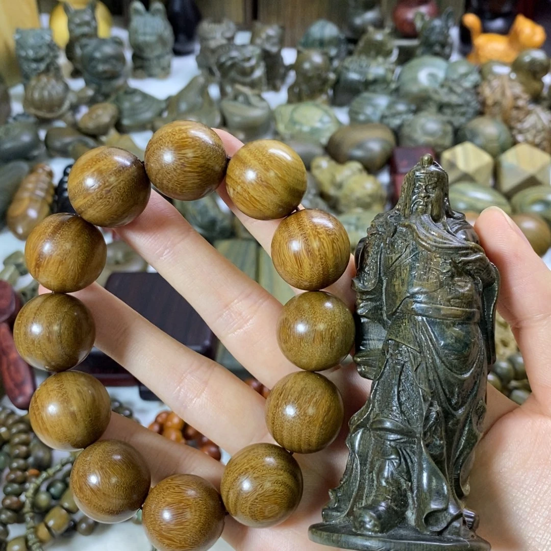 有***好木绿檀木料工艺品
