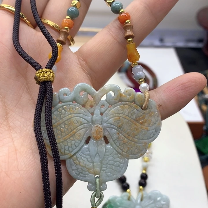 颈饰未镶嵌翡翠吊坠