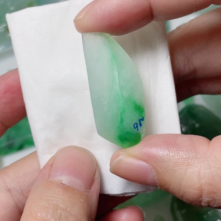 定制翡翠未镶嵌包工