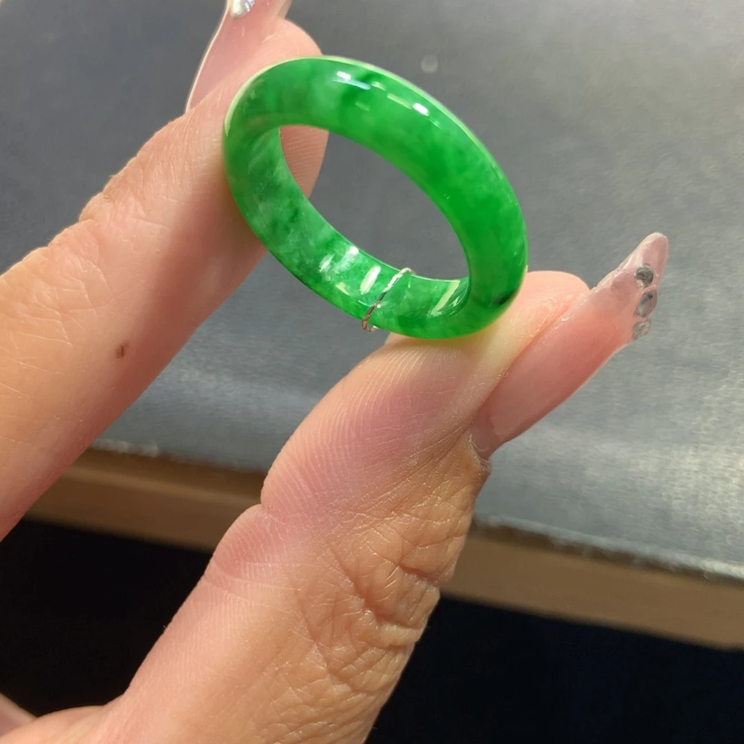 翡翠戒指未镶嵌翡翠