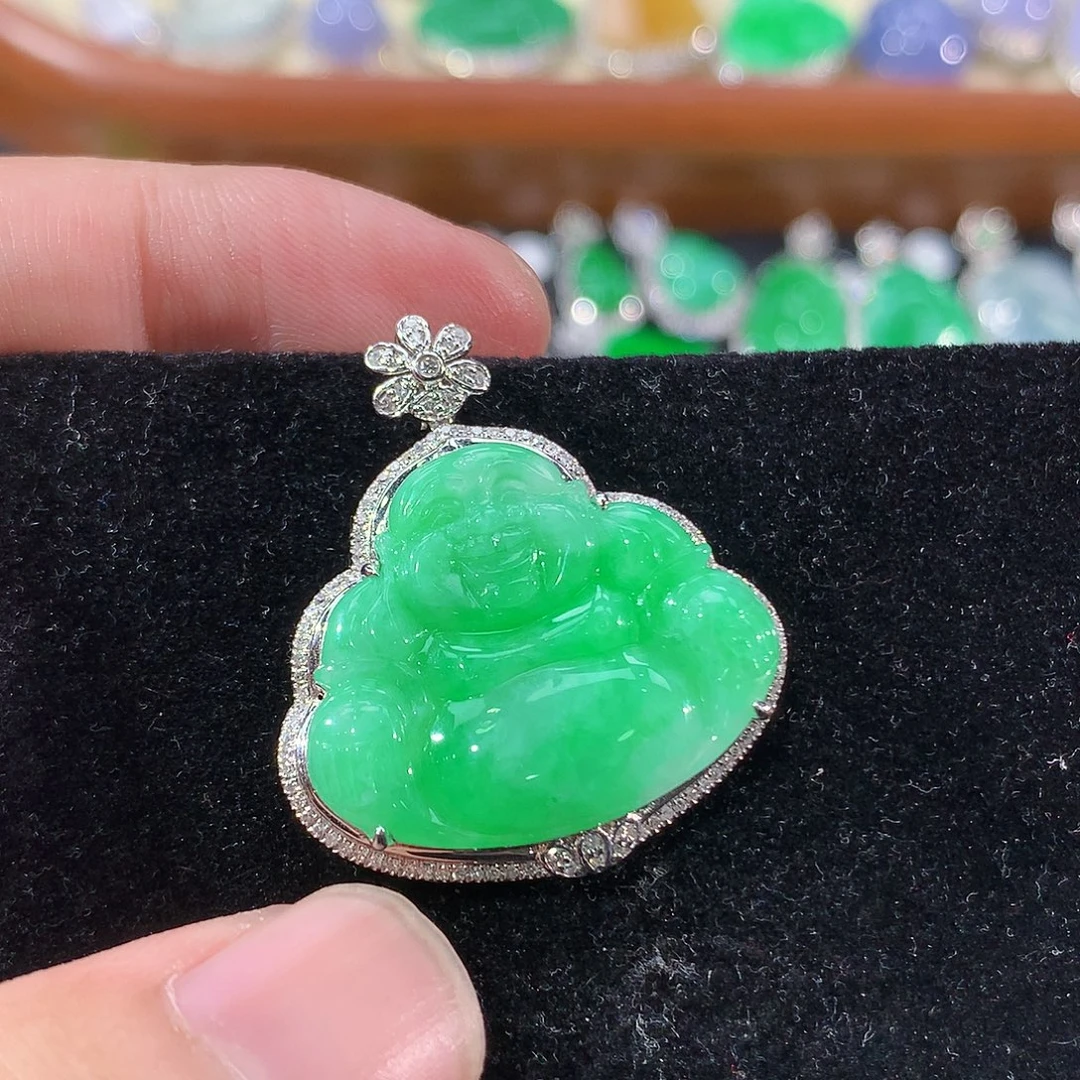 翡翠18K金镶嵌颈饰