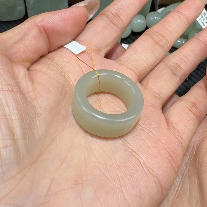 M***周和田玉未镶嵌戒指