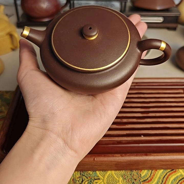 紫砂茶壶紫茄泥光素描金扁晨