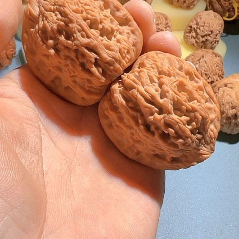 文玩核桃把件红狮子42