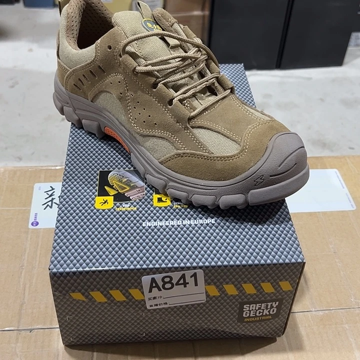 编841号。42码防砸防刺劳保鞋。