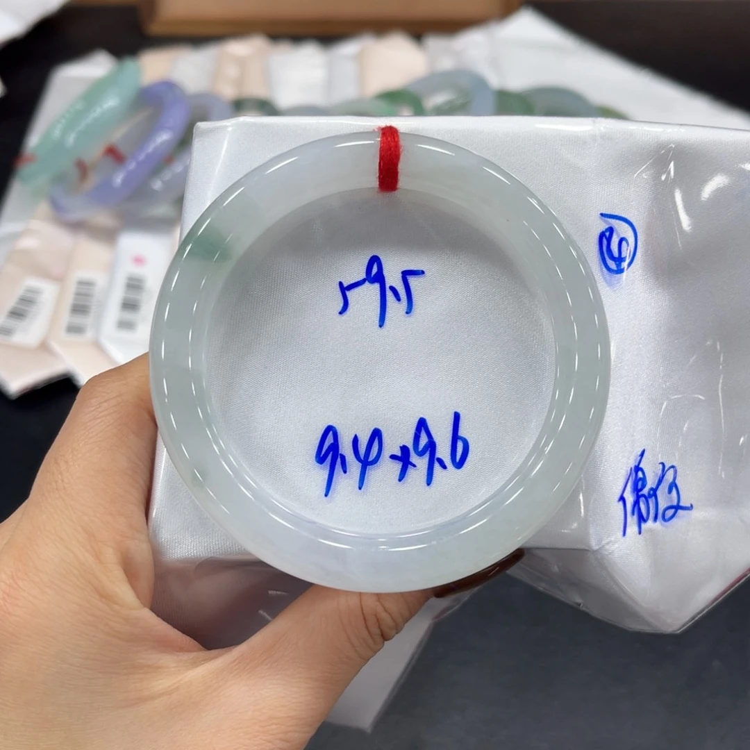 未镶嵌手镯翡翠翡翠
