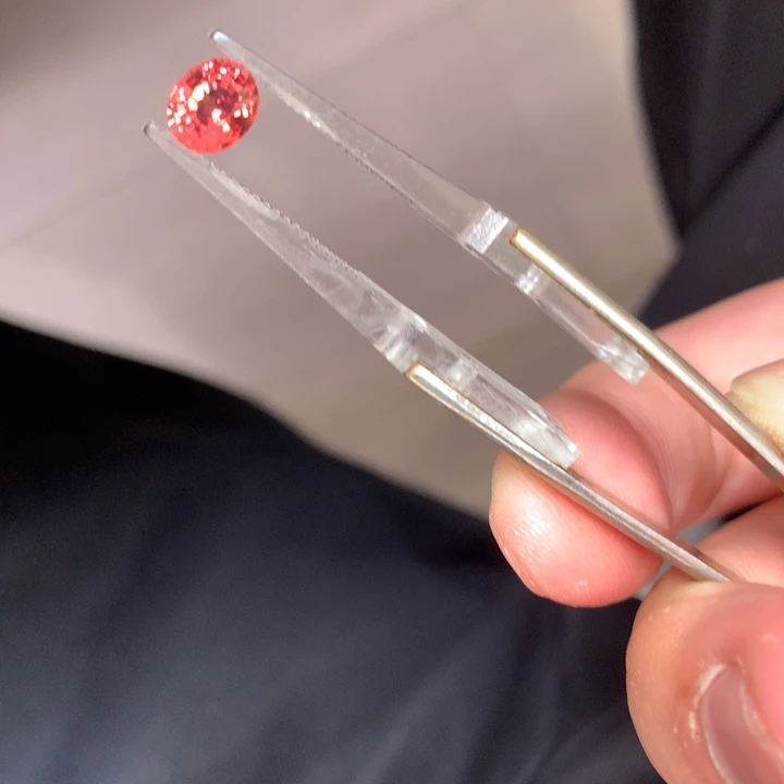 蓝宝石裸石未镶嵌