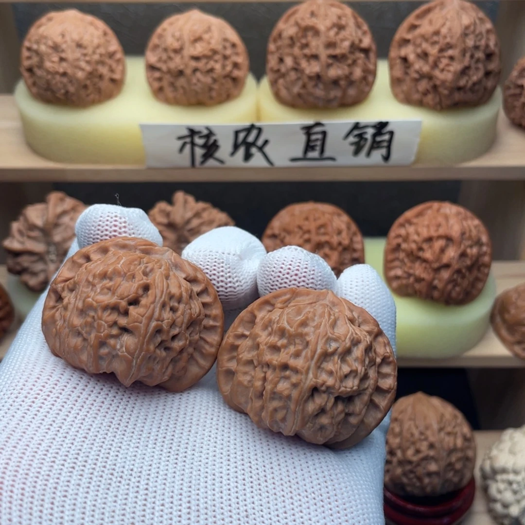 ༺***༻吊坠文玩核桃全品白狮子41交友价