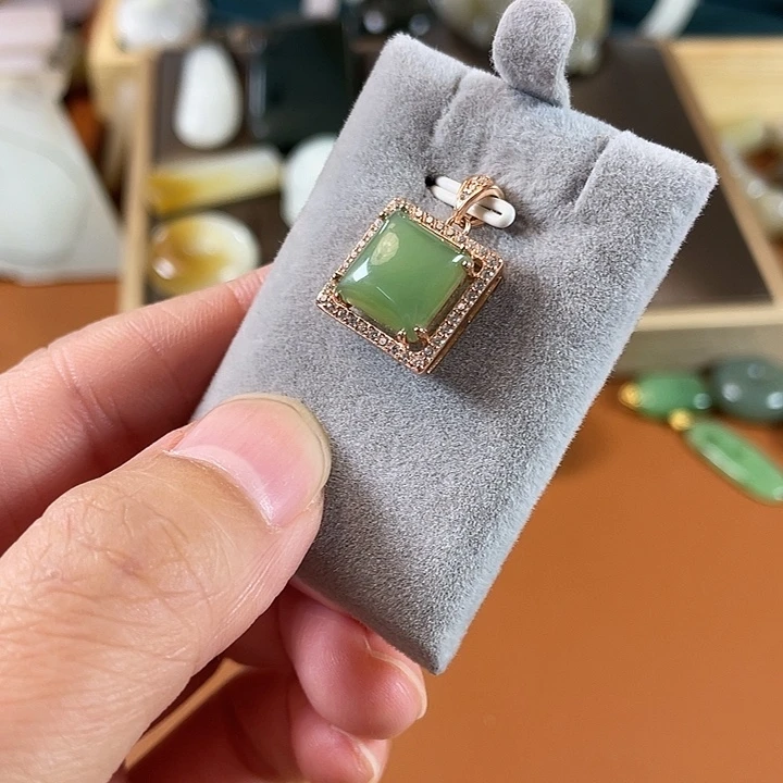 和田玉银S925镶嵌耳饰