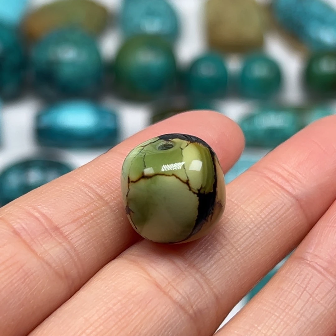 瑞***绿松石未镶嵌珠宝奇石