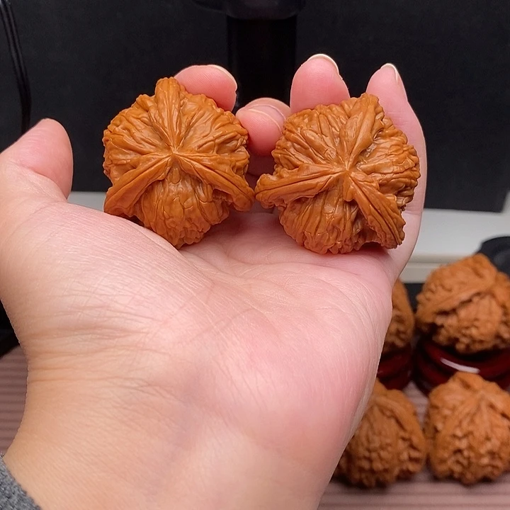 风***文玩核桃吊坠白奔